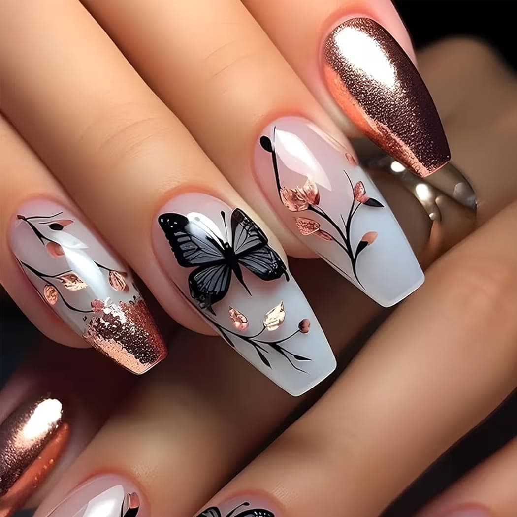 Design de nail art peint à la main chez Ongles Charlesbourg